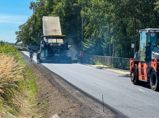 Названо 6 доріг у трьох районах Закарпаття, які почали ремонтувати