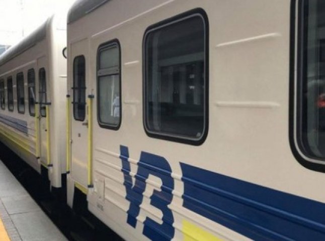 Шокуючий інцидент у поїзді "Київ-Ужгород": Укрзалізниця завершила службову перевірку