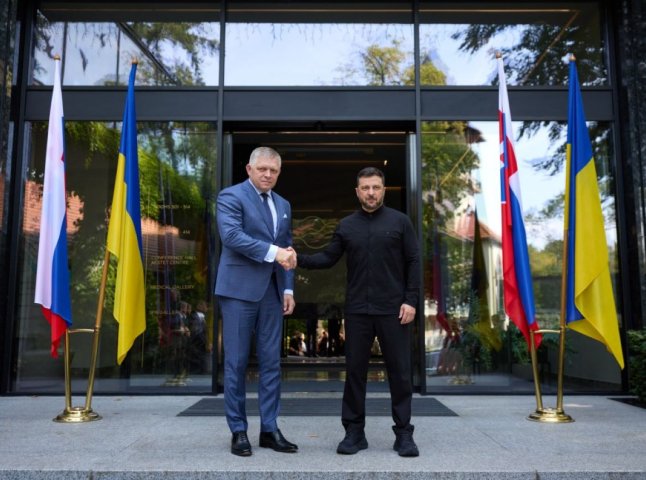 Зеленський провів телефонну розмову з Фіцо: відомі деталі
