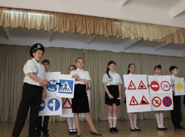 В Ужгороді відбувся обласний конкурс загонів юних інспекторів руху (ФОТО)