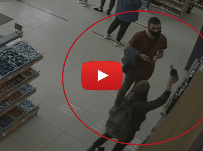 У магазинах Ужгорода хлопчик краде алкоголь і продукти: оприлюднено відео з камер спостереження