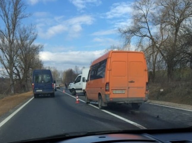 На Іршавщині зіткнулось кілька авто. Опубліковано відео