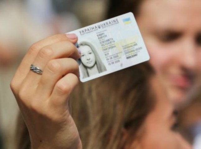 Міграційна служба видаватиме ID-картки і у день виборів