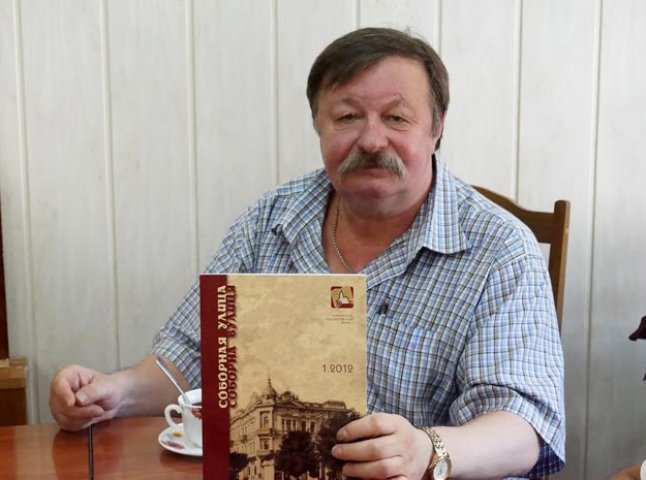 Уродженець Закарпаття, а нині голова Миколаївської письменницької спілки, завітає на малу батьківщину