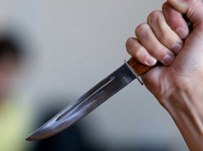 Без права внесення застави: затримано закарпатця, що зарізав свого знайомого кухонним ножем 