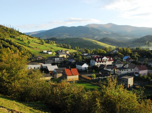 Туризм по-закарпатськи: у краї велика кількість унікальних місць, але до них важко дістатись