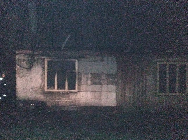 Хустські пожежники ліквідували полум’я у житловому будинку (ФОТО)