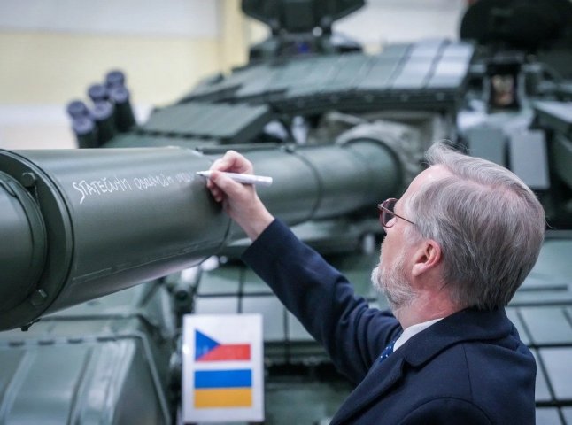 Чехія передасть Україні нову партію танків Т-72