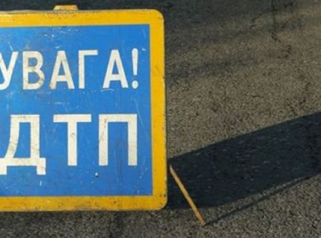 В Ужгороді зіткнулись ВАЗ та "Тойота". Водій одного із автомобілів втік із місця ДТП
