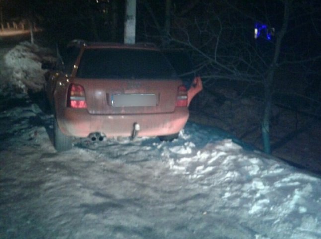 ДТП на Тячівщині: водій та пасажир іномарки "Mazda" потрапили до лікарні