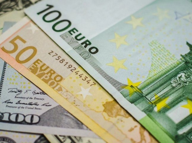Євро зросло на 55 копійок: курс валют на сьогодні