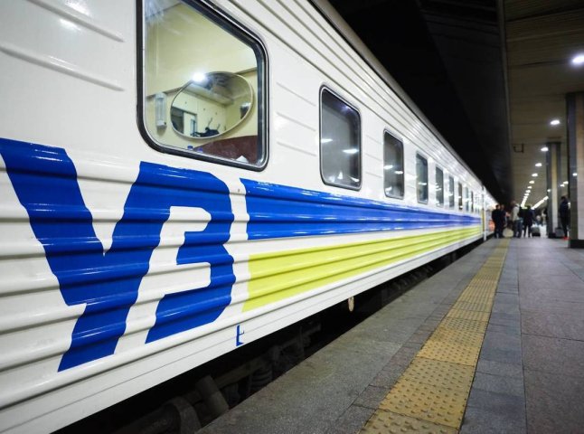 Рішення змінено: Укрзалізниця повідомила, на які поїзди продаватиме квитки з верифікацією Рішення змінено: Укрзалізниця повідомила, на які поїзди продаватиме квитки з верифікацією
