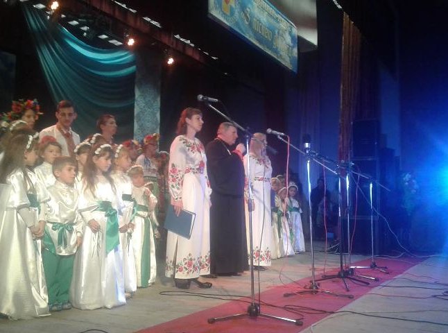 Актори театру "Шарж" взяли участь у фестивалі-конкурсі української духовної сучасної пісні 
