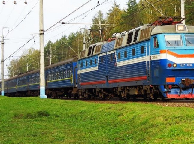 Депутати проситимуть «Укрзалізницю» скерувати потяг з Ужгорода до столиці через Перечин та Великий Березний