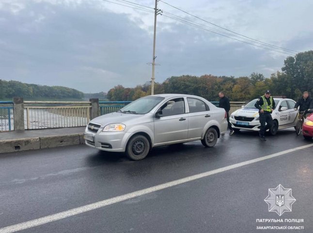 На транспортному мості в Ужгороді сталась аварія