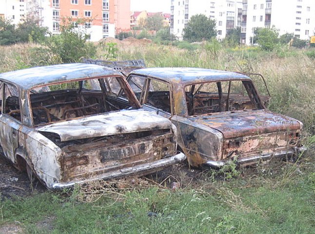 В Ужгороді цієї ночі згоріли два автомобілі