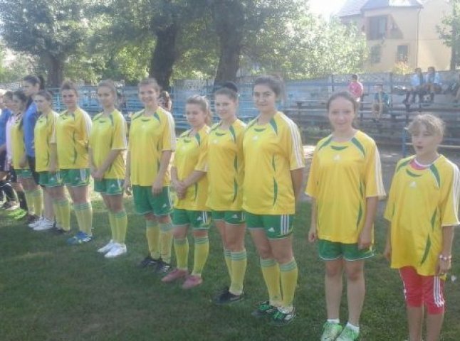 У Дубовому відбувся турнір з жіночого футболу