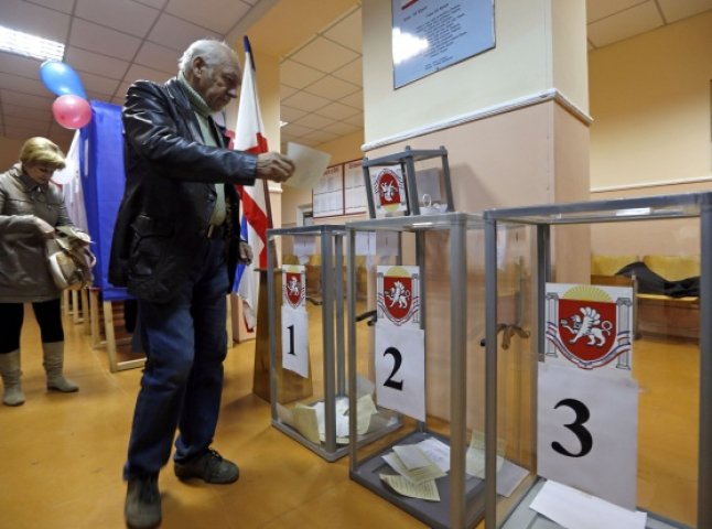 Спостерігачі фіксують надзвичайно високу явку на виборчих дільницях у Криму