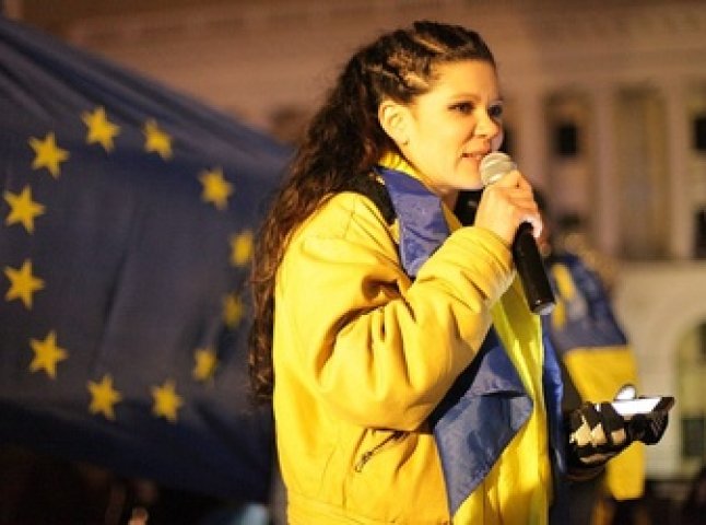 Співачка Руслана поклялася спалити себе на Євромайдані, якщо не відбудуться зміни