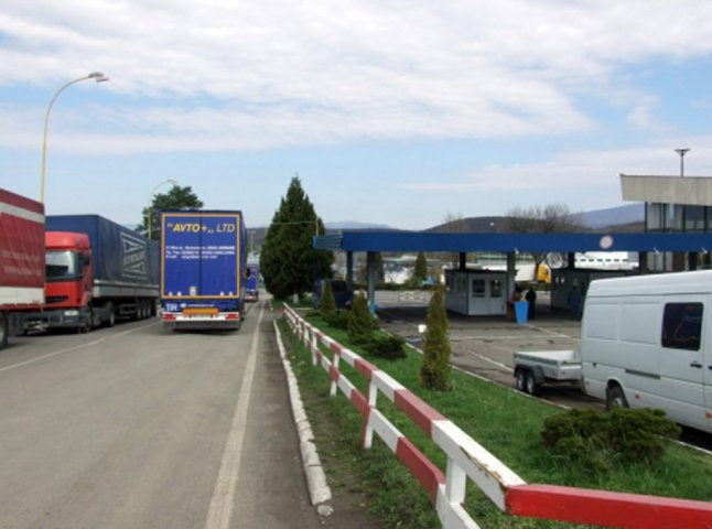 На Чопській митниці вилучили вантажівку вартістю 55 тисяч євро