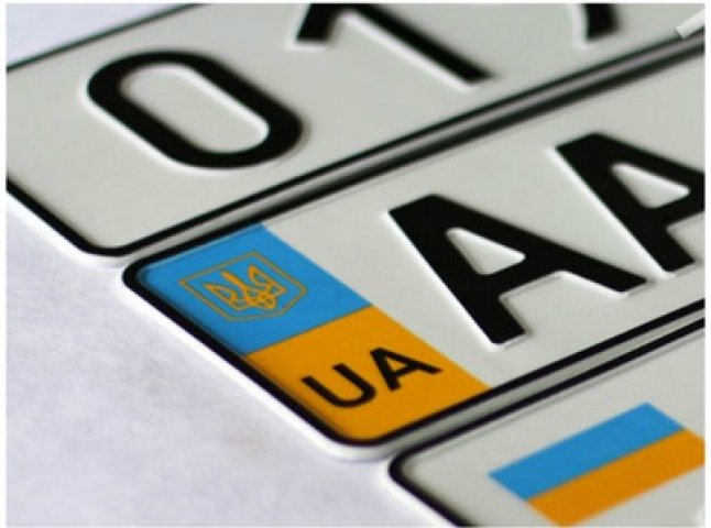 Мукачівські патрульні затримали автомобіль з невідповідними номерними знаками