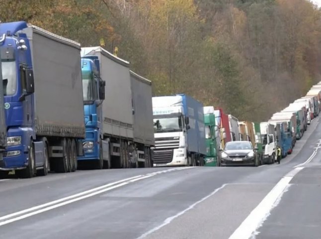 Словацькі перевізники погрожують заблокувати кордон з Україною вже цього тижня