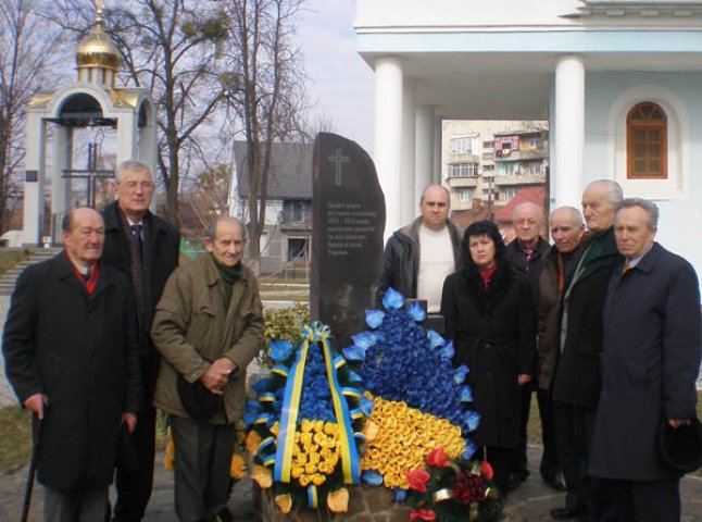 Мукачівці поклали вінки Борцям за волю України