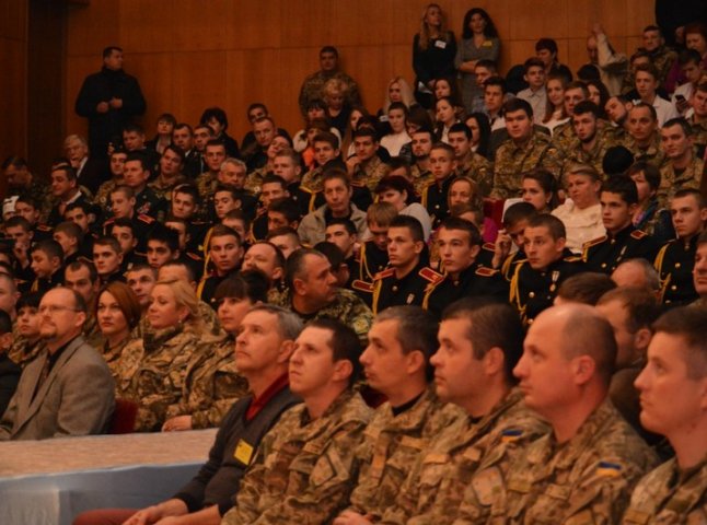 В Ужгороді керівники краю привітали закарпатських військових з Днем Збройних Сил України