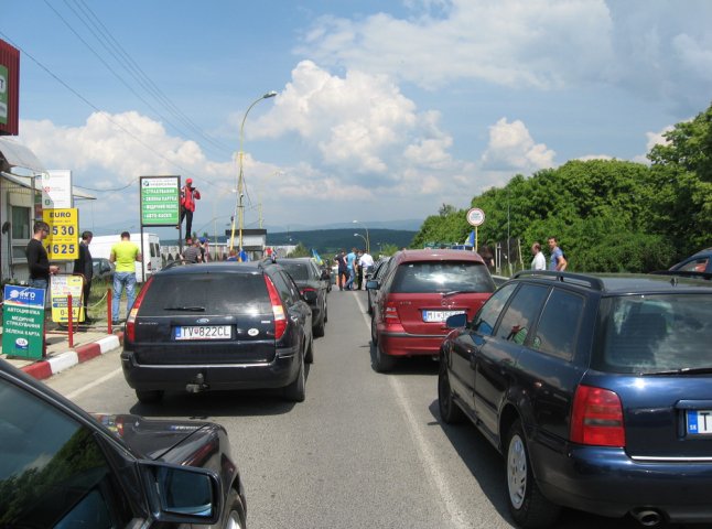 В Ужгороді водії перекрили українсько-словацький кордон (ВІДЕО)