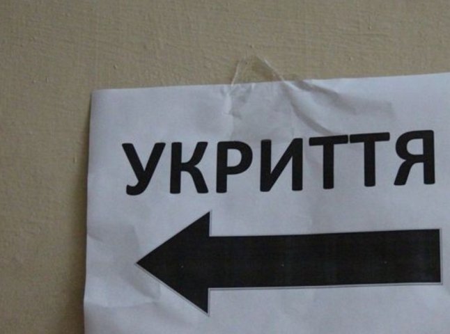 Міськрада просить людей закрити вікна та без необхідності не виходити на вулицю Міськрада просить людей закрити вікна та без необхідності не виходити на вулицю