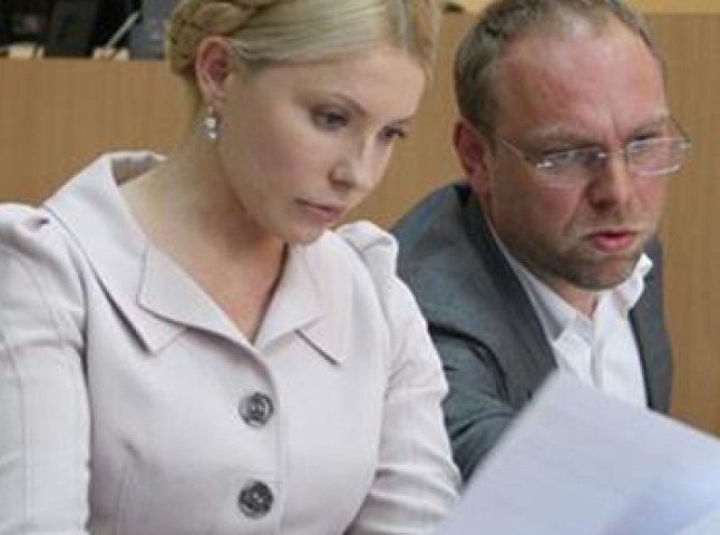 Керівництво Качанівської колонії погрожує захиснику Тимошенко позовом