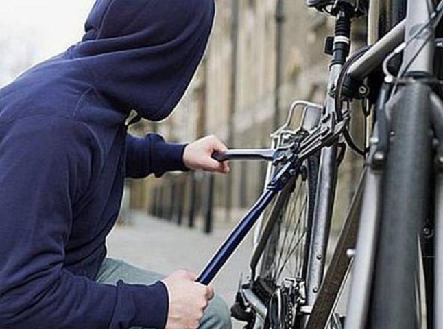 У Мукачеві засудили серійного крадія велосипедів