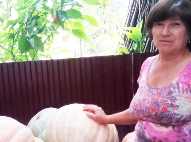 61-річна жителька Хустщини збирає фантастичні врожаї