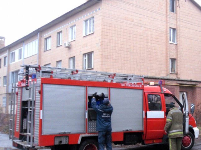 У Солотвині вогонь знищив учбовий корпус сільської школи