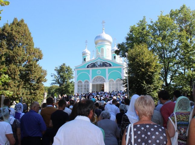 Православні християни Мукачева відзначили свято Успіння Пресвятої Богородиці у Свято-Миколаївському монастирі
