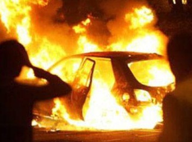 У Мукачеві горять автомобілі. Завівся палій?