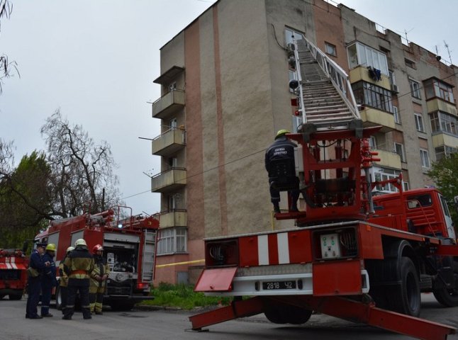 Ужгородські рятувальники ліквідовували наслідки умовного вибуху газу