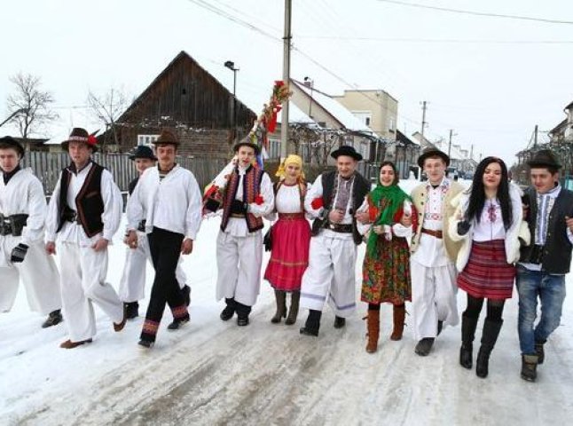 На Хустщині відбувся фестиваль «Салдобошський таниць»