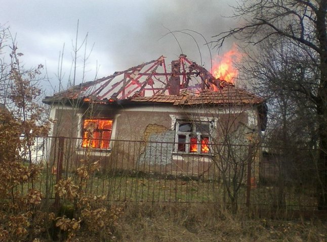 На Мукачівщині згорів живцем чоловік. Оприлюднено фото