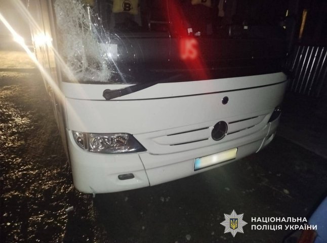 Водій автобуса збив хлопця і втік з місця аварії Водій автобуса збив хлопця і втік з місця аварії