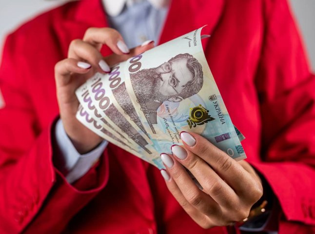 Від 7500 гривень прийде на картку: до 31 травня приймають заяву на нову допомогу