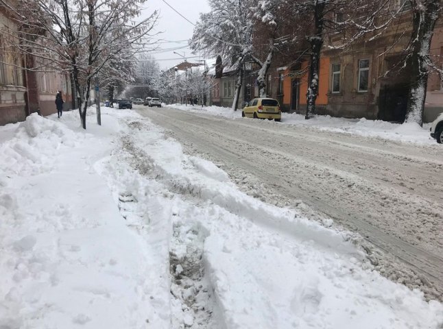Наслідки снігопаду у Мукачеві: реакція соцмереж
