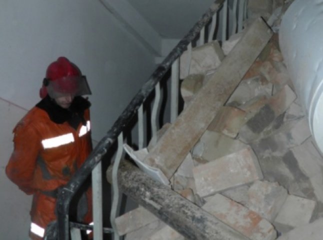 Під час вибуху газу в 5-поверховому будинку в Мукачеві загиблих немає – МНС