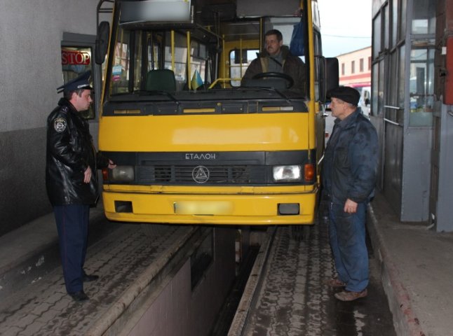 В Ужгороді проведуть повний огляд автобусів та маршруток, що перевозять пасажирів міськими маршрутами