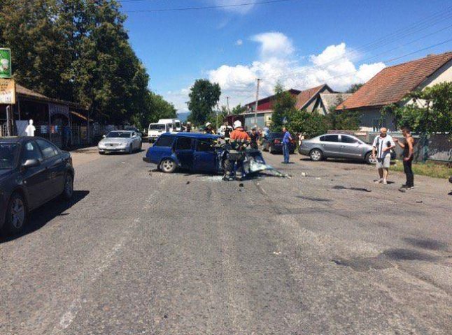 Поліція показала фото жахливої ДТП, у якій постраждали четверо людей