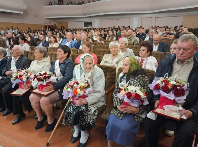 Тячів відзначив 695-у річницю з дня першої писемної згадки про місто