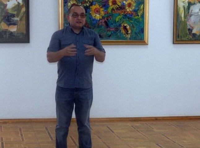 У Хусті відбулась виставка Сергія Галая "Гра фарб"