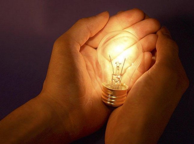 Скільки годин буде світло у суботу: графік відключення електроенергії на 18 лютого