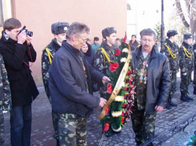 У місті над Латорицею вшановували учасників бойових дій на території інших держав