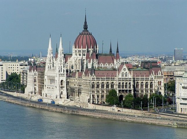 В Угорщині сьогодні обирають парламент, близько 3 тисяч закарпатців також братимуть учаcть у цих виборах